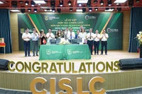 Ký kết hợp tác triển khai chương trình giáo dục kinh doanh và khởi nghiệp dành cho học sinh.