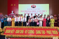 Ban Chấp hành Đảng bộ xã Bản Xèo gồm 28 đồng chí.