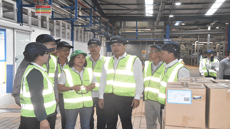 Đoàn công tác đến thăm và làm việc với Công ty trách nhiệm hữu hạn Nhà máy Bia Heineken Việt Nam - Tiền Giang.