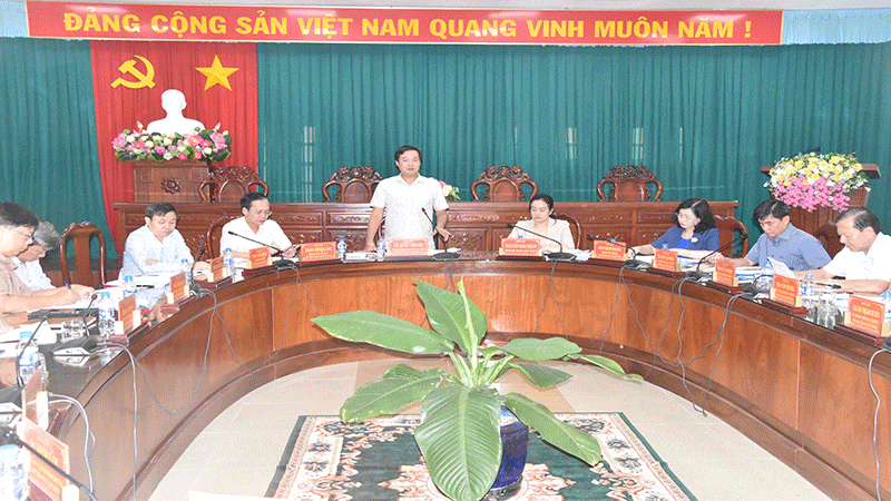 Đồng chí Lê Quốc Phong kết luận tại cuộc họp.