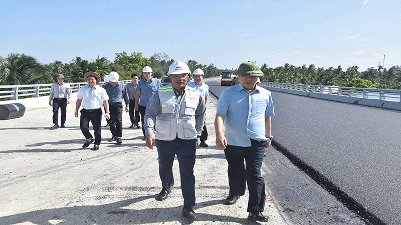 Đoàn công tác khảo sát tại công trường. anh-3.gif