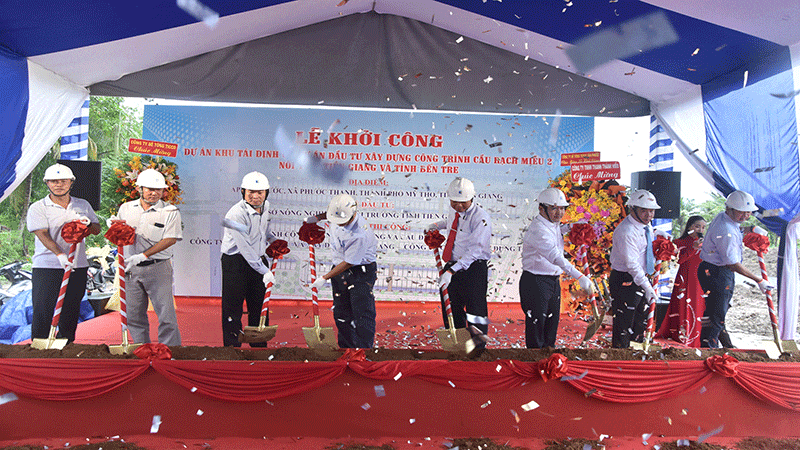 Nghi thức lễ khởi công khu tái định dự án cầu Rạch Miễu 2 anh-1.gif