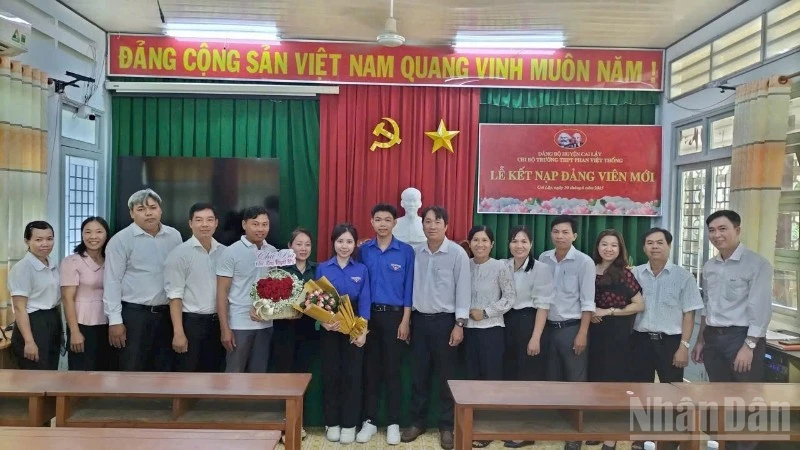 Đồng Tháp đặt mục tiêu kết nạp 3-4% đảng viên mới hàng năm giai đoạn 2026-2030