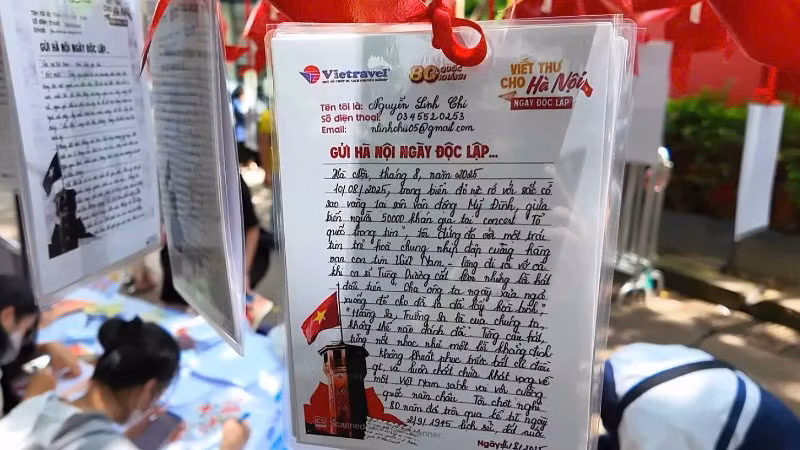 Người trẻ viết thư cho Tổ quốc tại Triển lãm tương tác "80 năm rạng rỡ non sông" 