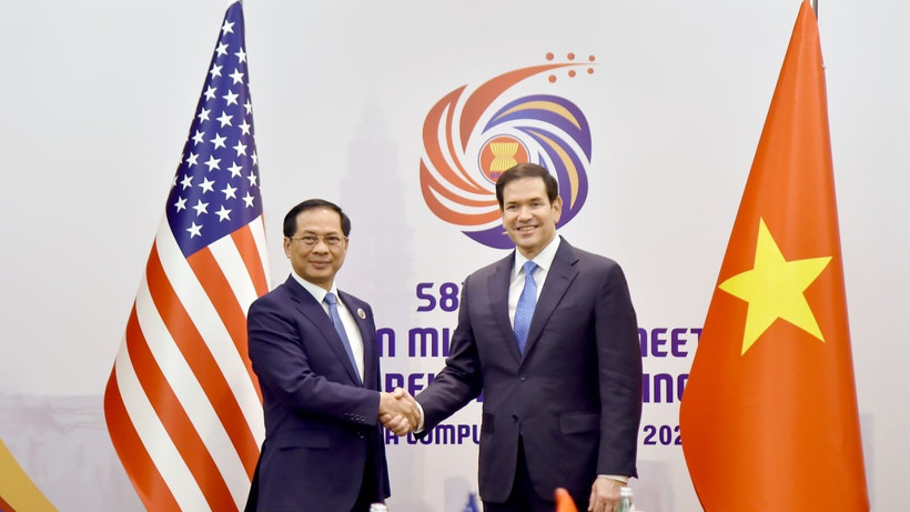 Phó Thủ tướng, Bộ trưởng Ngoại giao Bùi Thanh Sơn và Ngoại trưởng Marco Rubio. (Ảnh: BNG)