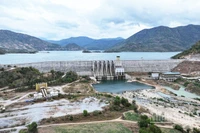 Hồ chứa nước Sông Cái - Dự án hệ thống thủy lợi Tân Mỹ, xã Bác Ái Tây (Khánh Hòa), có dung tích 220 triệu m³, tiếp nước cho hệ thống thủy nông Nha Trinh-Lâm Cấm để tưới cho 12.800ha; tiếp nước cho sinh hoạt, dịch vụ, công nghiệp, chăn nuôi, nuôi trồng thủy sản; tạo nguồn cho thủy điện tích năng Bác Ái với công suất 1.200MW và 2 nhà máy thủy điện với công suất 24MW;... đang được quản lý, khai thác hiệu quả. (Ảnh: NGUYỄN TRUNG)