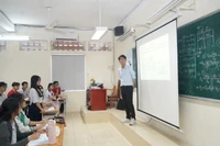 Học sinh Trường THCS-THPT Trần Đại Nghĩa trong giờ học. (Ảnh: THẾ ANH)