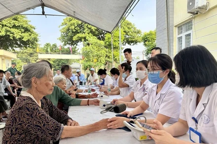 Thành phố Hà Nội làm tốt công tác khám chữa bệnh cho người dân. (Ảnh: Nguyễn Bền)