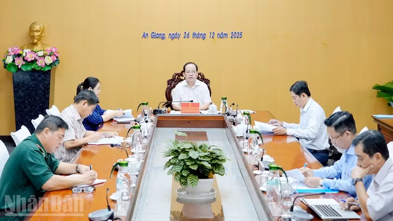 Quang cảnh cuộc họp.