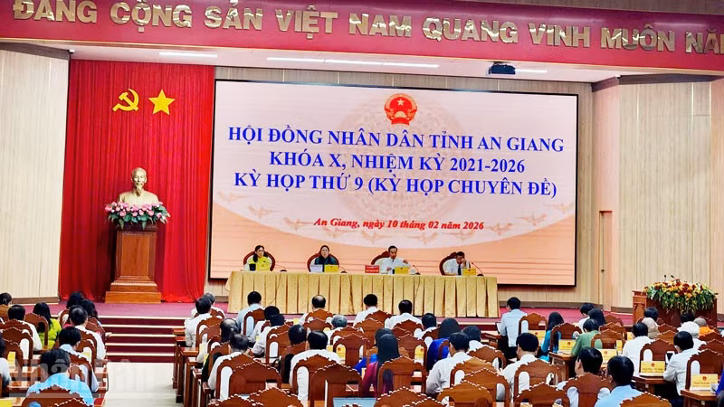 Quang cảnh kỳ họp. 