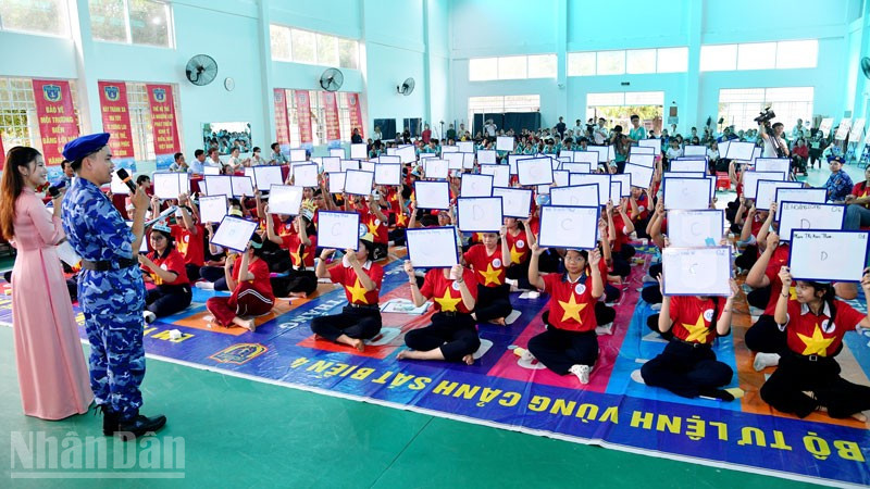 Sôi nổi cuộc thi “Em yêu biển, đảo quê hương” tại phường Rạch Giá.