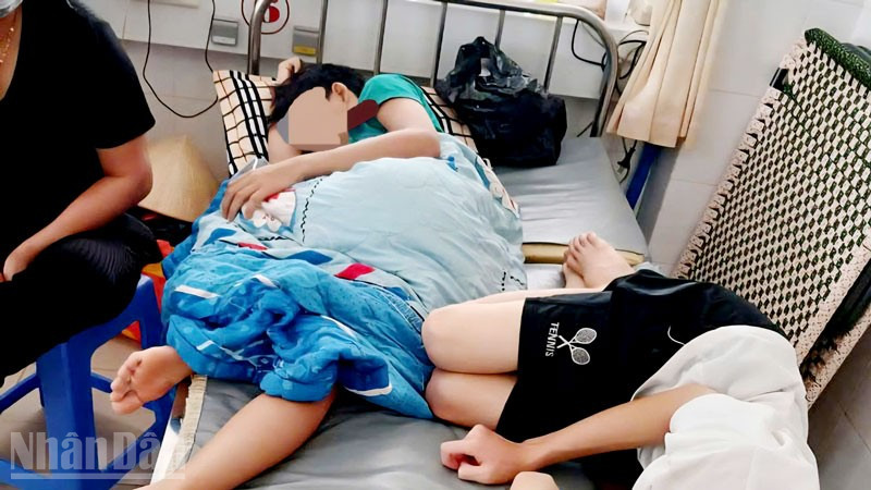 Có 43 người phải nhập viện điều trị sau khi ăn bánh kem ở An Giang. (Ảnh minh họa)