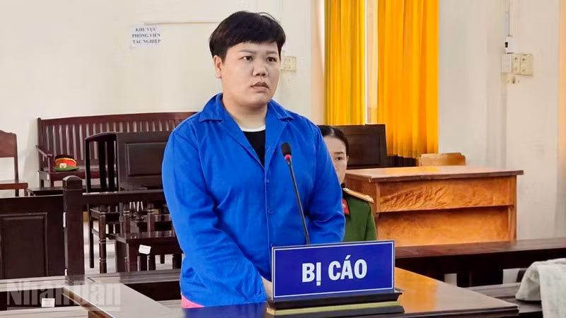 Bị cáo Nguyễn Thị Yến Ly. (Ảnh: VĂN VŨ)