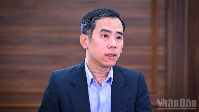 Ông Nguyễn Lê Thành, Nhà sáng lập, Chủ tịch điều hành Công ty bảo mật Verichains chia sẻ về quy trình ứng phó ngay sau khi phát hiện dữ liệu bị tấn công, rò rỉ. ndo_br_thiet-ke-chua-co-ten-18.png