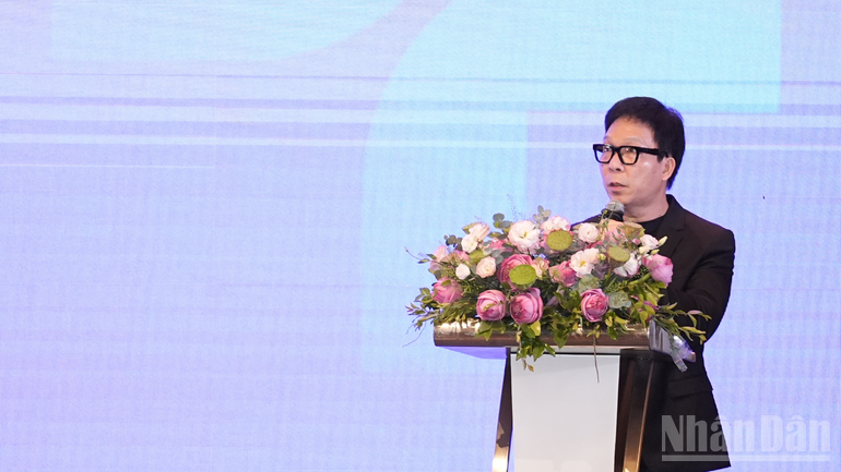 Chủ tịch Hội Nội thất Việt Nam Lê Trương phát biểu tại sự kiện. ndo_br_thiet-ke-chua-co-ten-2.png