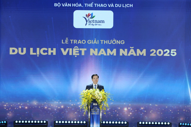 Đồng chí Mai Văn Chính, Ủy viên Trung ương Đảng, Phó Thủ tướng Chính phủ phát biểu tại sự kiện. z7055109259057-c2e81da5b336f1419579b2ec5c0cc58e.jpg