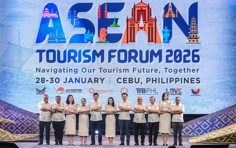 Lãnh đạo ngành du lịch các quốc gia trong khu vực ASEAN tại Diễn đàn Du lịch ASEAN 2026. (Ảnh: SunStar Cebu)
