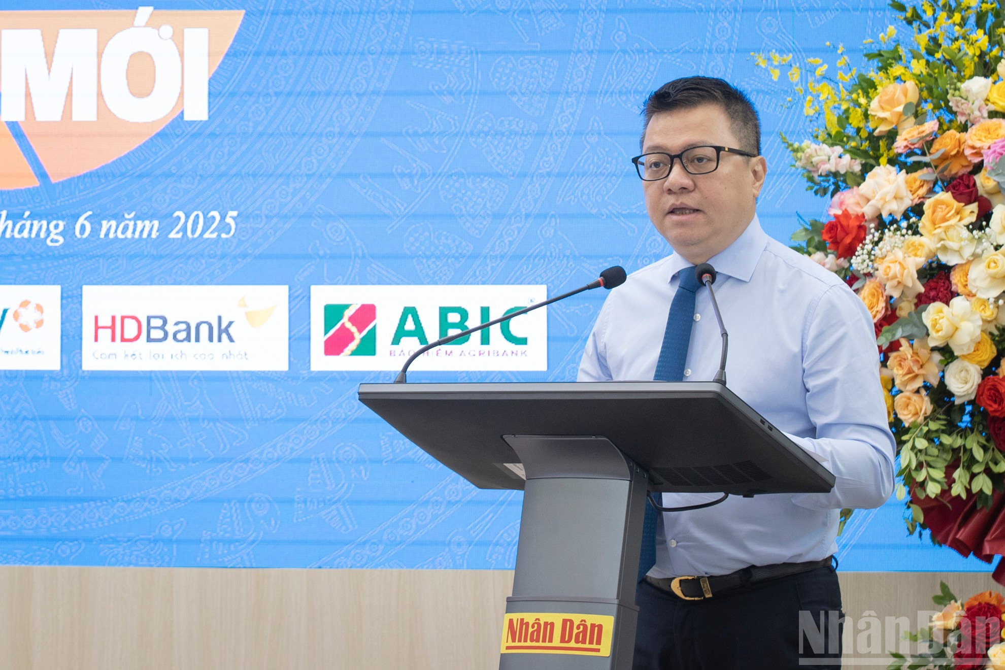 Ủy viên Trung ương Đảng, Tổng Biên tập Báo Nhân Dân, Phó Trưởng Ban Tuyên giáo và Dân vận Trung ương, Chủ tịch Hội Nhà báo Việt Nam Lê Quốc Minh phát biểu tại Lễ phát động Cuộc thi. ndo_br_stnd6067.jpg