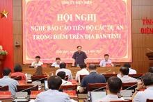 Đồng chí Trần Quốc Cường, Ủy viên Trung ương Đảng, Bí thư Tỉnh ủy Điện Biên phát biểu chỉ đạo tại cuộc họp.
