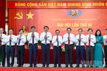 Thường trực Ban Bí thư Trần Cẩm Tú, Trưởng Ban Nội chính Trung ương Phan Đình Trạc cùng các đại biểu và đảng viên của Đảng bộ Cơ quan Ban Nội chính Trung ương tại Đại hội.