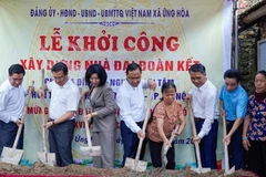 Khởi công xây dựng nhà “Đại đoàn kết” cho hộ có hoàn cảnh khó khăn ở thôn Xuân Tình, xã Ứng Hòa, Hà Nội, tháng 10/2025 (Ảnh Mặt trận Tổ quốc Hà Nội)