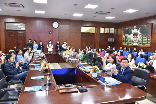 Hội thảo khoa học với chủ đề: “Trí tuệ nhân tạo (AI) trong dạy và học ngoại ngữ” diễn ra tại Học viện Tài chính.