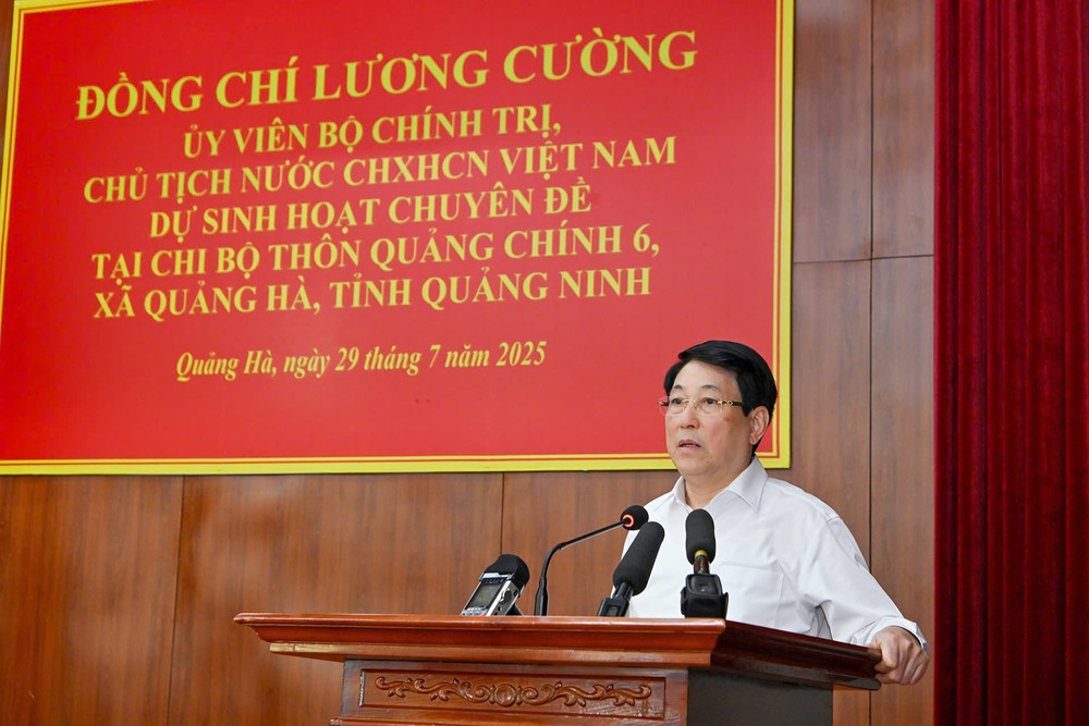 Chủ tịch nước Lương Cường phát biểu tại buổi sinh hoạt. z6851456041057-561c172aa4282be2600f65a170ba51a9.jpg
