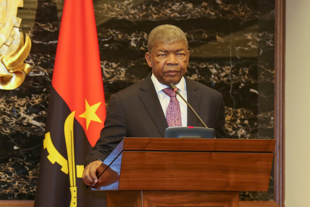 Tổng thống Angola phát biểu tại buổi gặp báo chí. (Ảnh: Xuân Kỳ) z6883968028413-3e85ca12ddd03eae12400fa2be270593.jpg