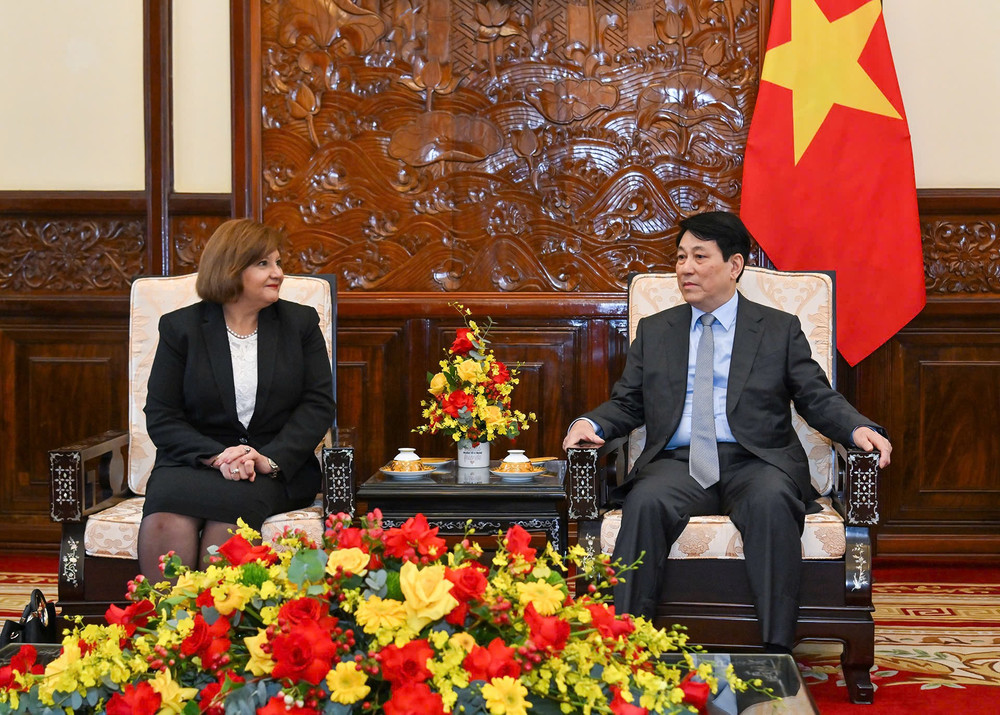 Chủ tịch nước Lương Cường tiếp Đại sứ Ai Cập đến chào từ biệt. (Ảnh: THỦY NGUYÊN) z6760766368291-d0a223f1d3406fe7236e911e9fcb57f3.jpg