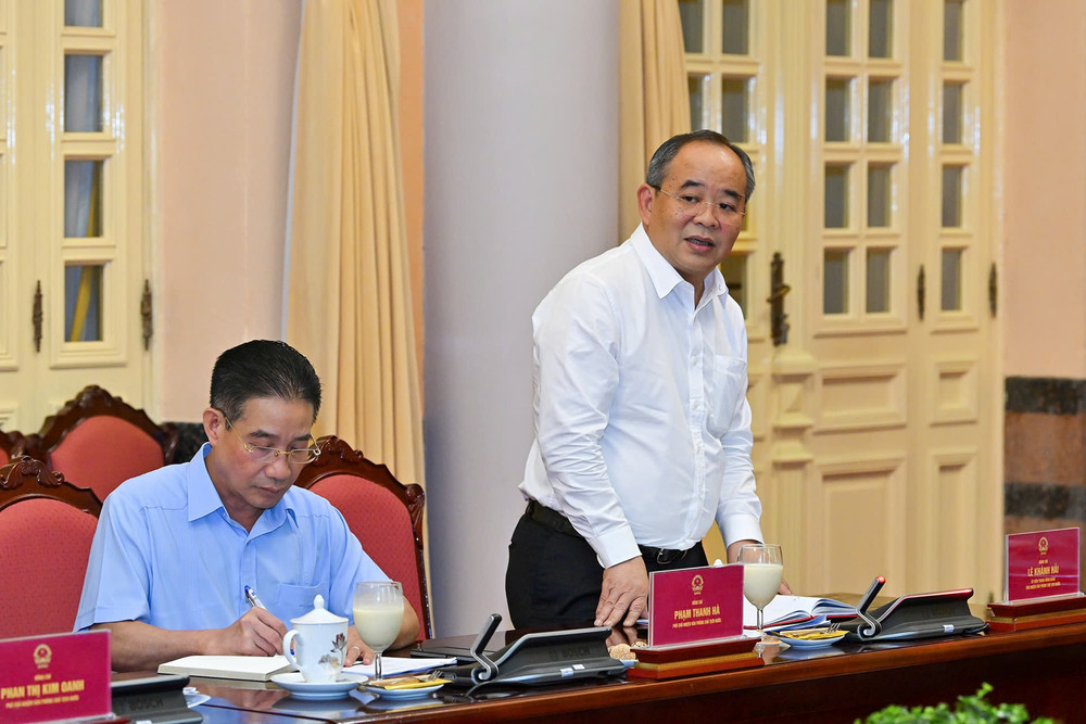 Chủ nhiệm Văn phòng Chủ tịch nước Lê Khánh Hải báo cáo tại buổi làm việc. z6744411556663-45666202f8e5c1ae71f70a9a35260f78.jpg