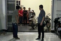 Lực lượng công an khống chế, bắt giữ Nguyễn Văn Nhân, giải thoát an toàn cho nạn nhân.