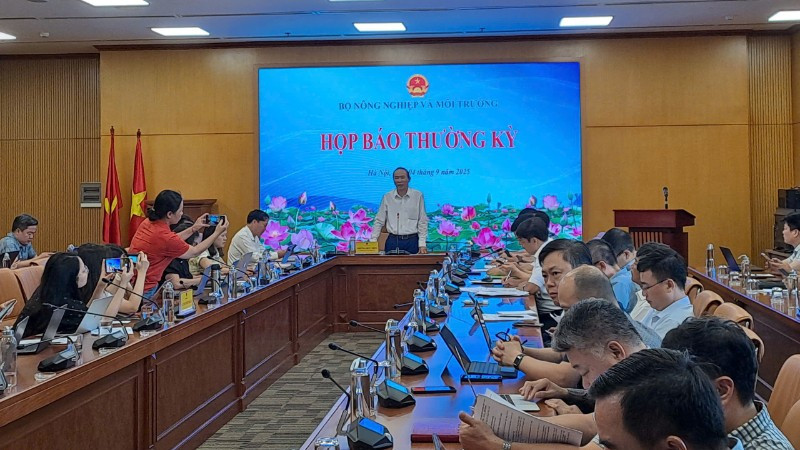 Họp báo thường kỳ tại Bộ Nông nghiệp và Môi trường.