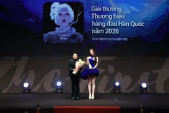 "Em xinh" Han Sara với giải thưởng Korea First Brand Award 2026.