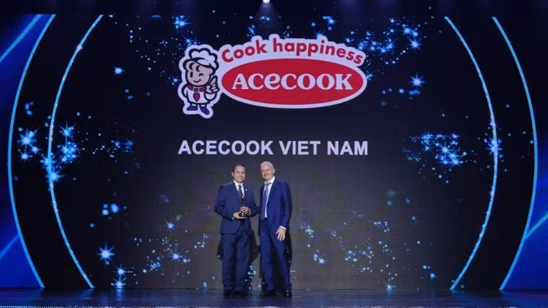 Đại diện công ty Acecook Việt Nam vinh dự nhận giải "Best Companies to Work for in Asia 2025” – Nơi làm việc tốt nhất Châu Á.