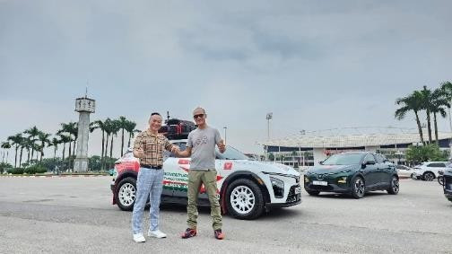 Anh Nguyễn Thanh Hải (Hải Kar) đã lên đường thực hiện chuyến đi xuyên lục địa “để đời” 50.000 km.