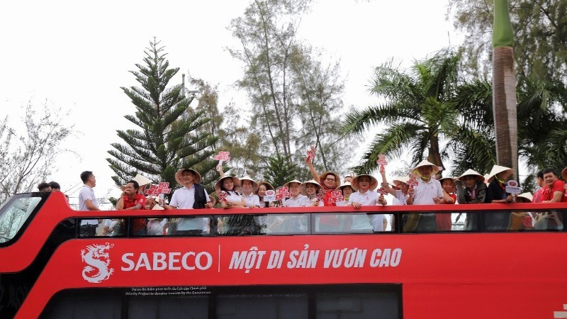 Nhân viên SABECO tham gia hoạt động “Hành trình di sản”, lan tỏa tinh thần đoàn kết và niềm tự hào về di sản 150 năm.