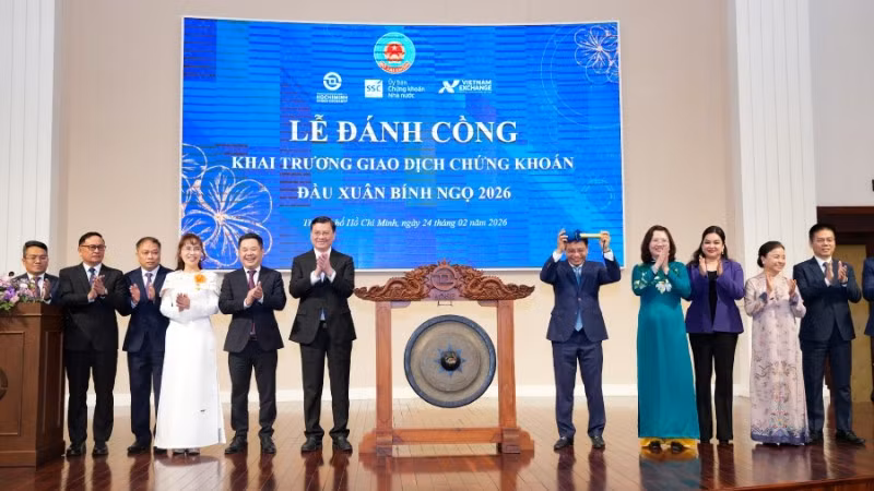 Lễ đánh cồng khai trương giao dịch chứng khoán xuân Bính Ngọ ngày 24/2.