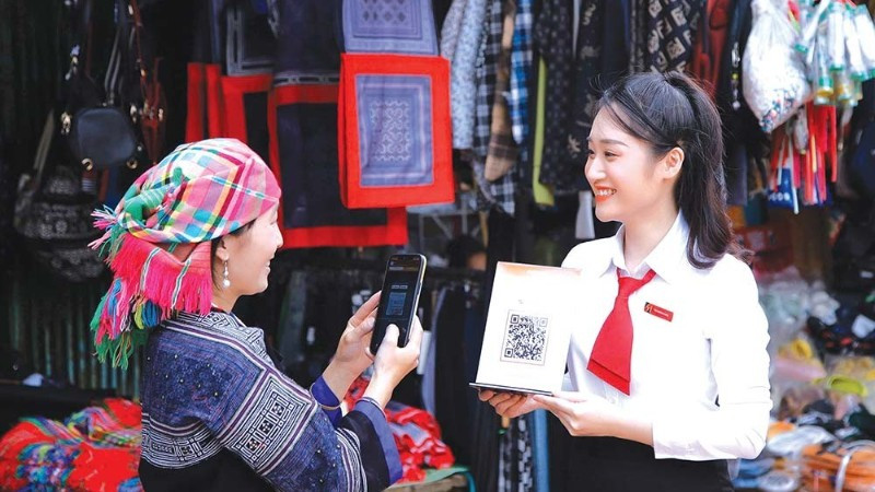 Qua Chương trình "Bình dân học vụ số", Agribank phủ sóng tài chính số khắp làng quê