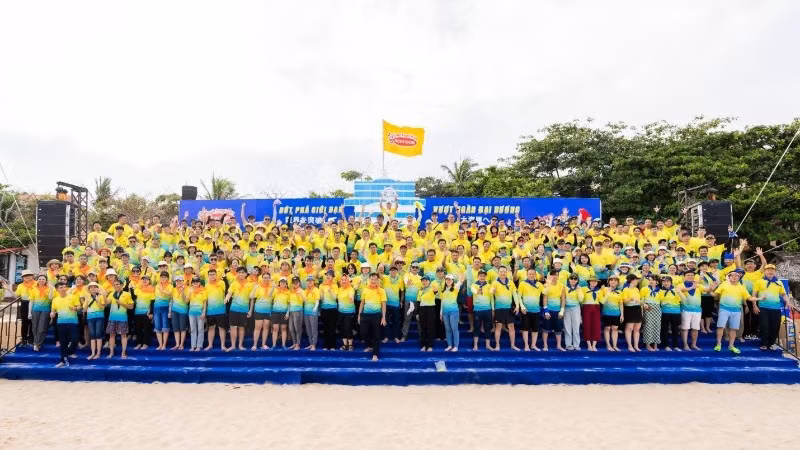 Từ những người mở lối cách đây gần 30 năm, đến thế hệ kế thừa hôm nay, mỗi cá nhân đều là một mảnh ghép góp phần hoàn thiện bức tranh hạnh phúc tại Acecook Việt Nam: nơi công ty không chỉ là nơi làm việc, mà còn là nơi thuộc về.