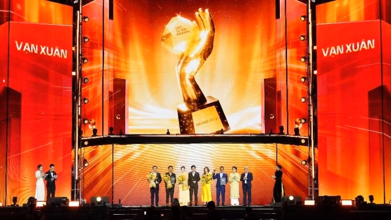 VinFast giành “bộ tứ” giải thưởng tại Vạn Xuân Awards: Dấu mốc của thương hiệu dẫn dắt