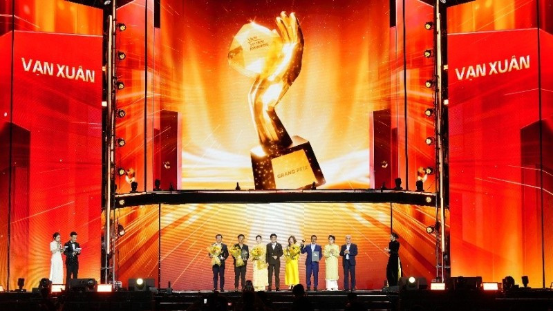VinFast giành “bộ tứ” giải thưởng tại Vạn Xuân Awards: Dấu mốc của thương hiệu dẫn dắt