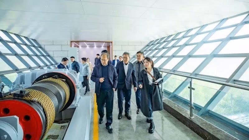 Tham quan trạm bơm Qua Châu có tổng công suất lắp đặt 170 m³/giây và là công trình quan trọng trong dự án kiểm soát lũ lụt đô thị Dương Châu.