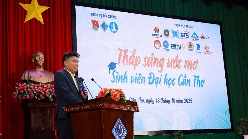 Ông Nguyễn Văn Khán - Phó Giám đốc Trung tâm Nghiên cứu & Phát triển PVCFC chia sẻ.