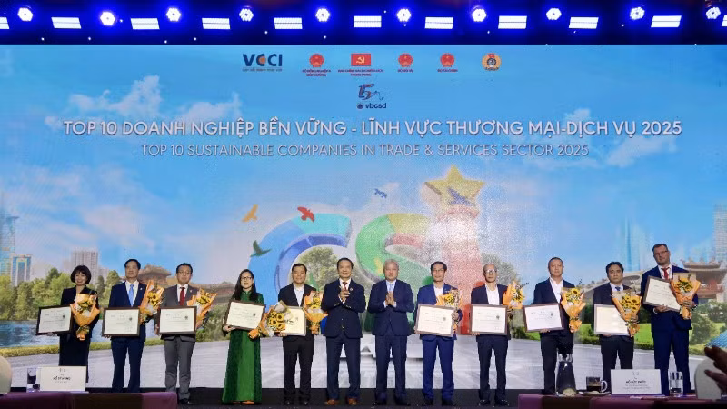 AEON Việt Nam ba năm liền vào Top ba doanh nghiệp bền vững lĩnh vực thương mại dịch vụ.