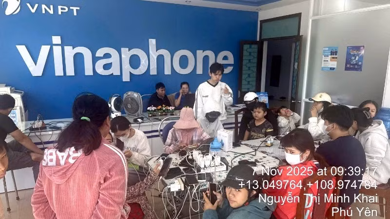 Một điểm sạc miễn phí của VNPT tại xã Sơn Hòa, tỉnh Đắk Lắk ngày 7/11/2025.