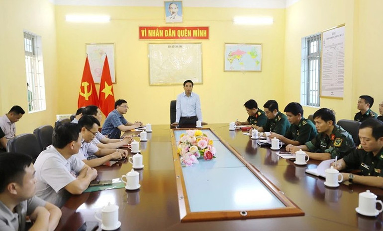 Bí thư Tỉnh ủy Thanh Hóa phát biểu tại buổi làm việc với Đồn Biên phòng và xã Bát Mọt. anh-4-lam-viecj-tai-bat-mot.jpg