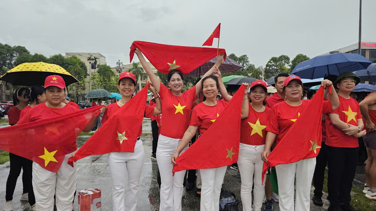 Các tầng lớp nhân dân ở Thanh Hóa tham dự chương trình. 3.jpg