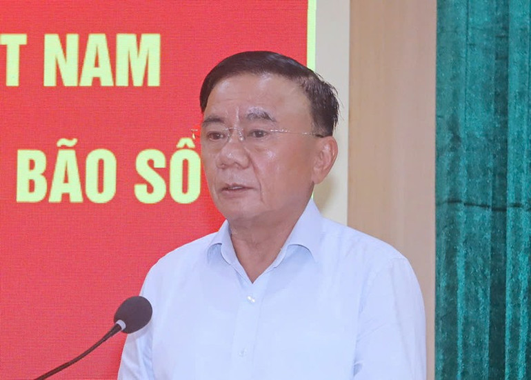 Đồng chí Trần Cẩm Tú phát biểu, chia sẻ thiệt hại do thiên tai với tỉnh Thanh Hóa. phat-bieu.jpg