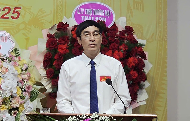 Trưởng Ban Nội chính Tỉnh ủy Thanh Hóa phát biểu tại đại hội. phat-bieu.jpg