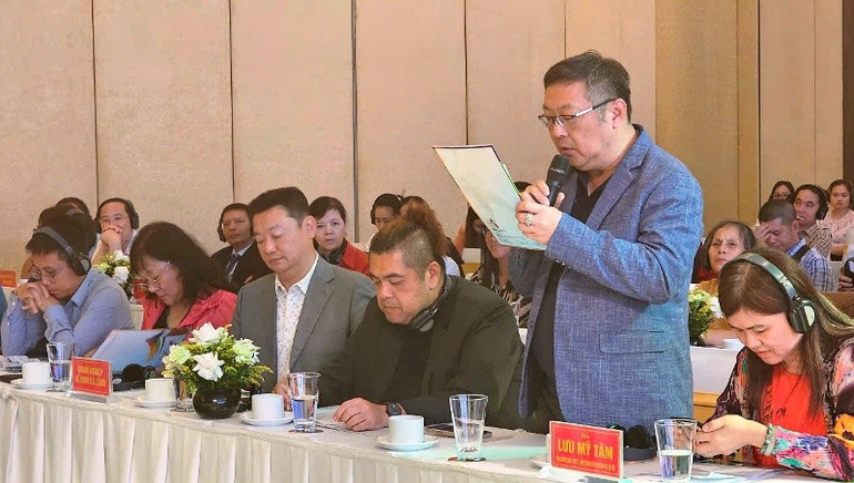 Đại diện doanh nghiệp du lịch đến từ Đài Loan (Trung Quốc) bày tỏ cảm nhận và góp ý tại hội nghị. ban-gop-y.jpg